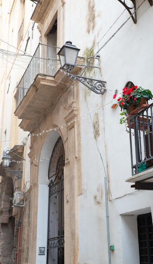 La Maison A La Cathedral Palermo Exterior photo