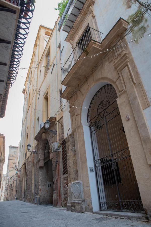 La Maison A La Cathedral Palermo Exterior photo